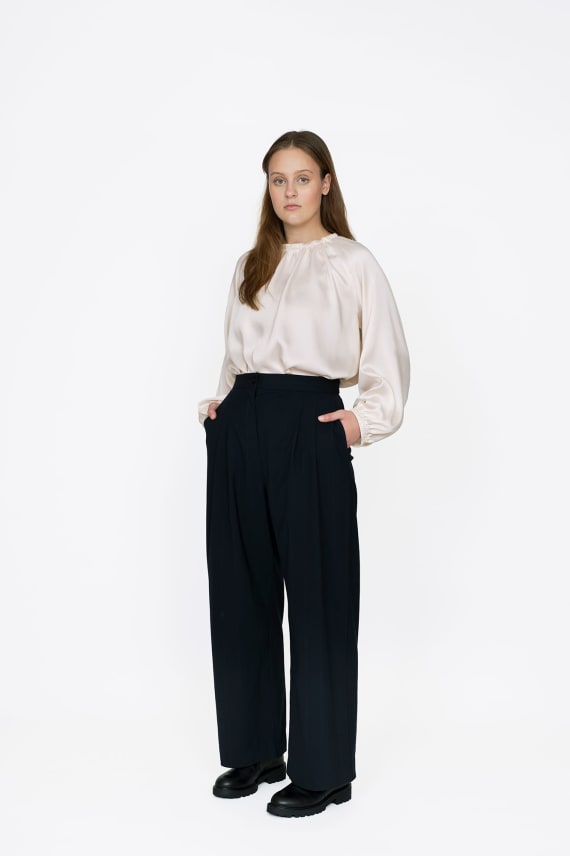 KAAVA BILLOW BLOUSE valkoinen